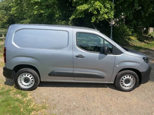 2024 Peugeot Partner 1.5 BlueHDi 100 Professional Van