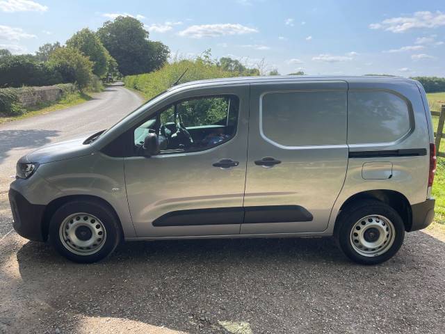 2024 Peugeot Partner 1.5 BlueHDi 100 Professional Van