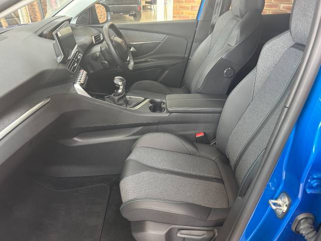 2022 Peugeot 3008 1.2 PureTech Allure Premium+ 5dr