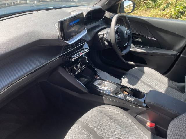 2025 Peugeot 2008 1.2 PureTech 130 Allure 5dr EAT8