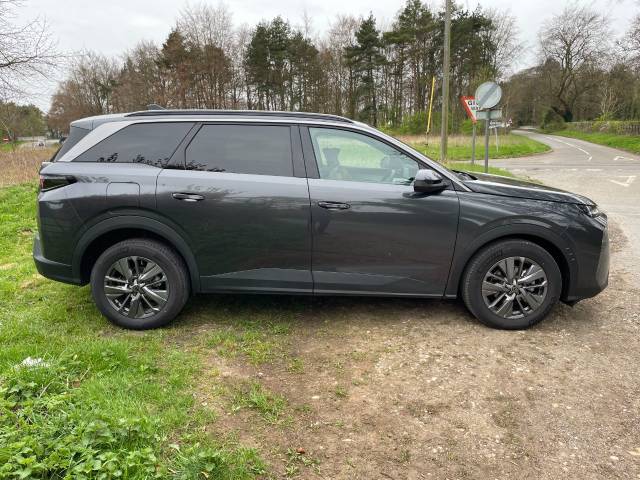 2025 Peugeot 5008 1.2 Hybrid 145 Allure 5dr e-DSC6