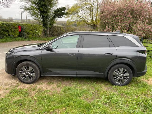 2025 Peugeot 5008 1.2 Hybrid 145 Allure 5dr e-DSC6