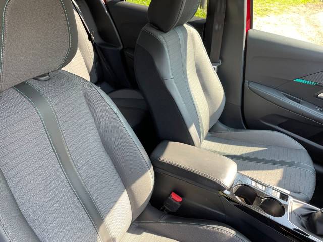 2024 Peugeot 208 1.2 Hybrid 100 Allure 5dr e-DSC6