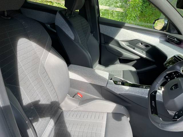 2025 Peugeot 3008 1.2 Hybrid 145 GT 5dr e-DSC6