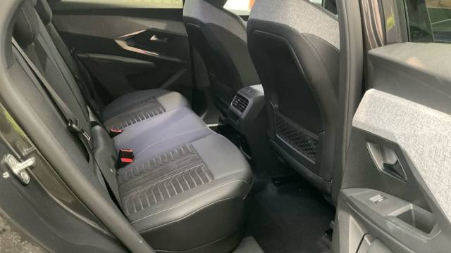 2025 Peugeot 3008 1.2 Hybrid 136 GT 5dr e-DSC6