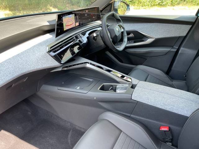 2024 Peugeot 3008 1.2 Hybrid 136 Allure 5dr e-DSC6