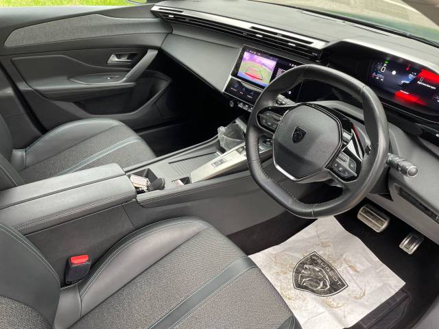 Peugeot 308 1.2 PureTech Allure Premium 5dr EAT8 Hatchback Petrol Olovine Green