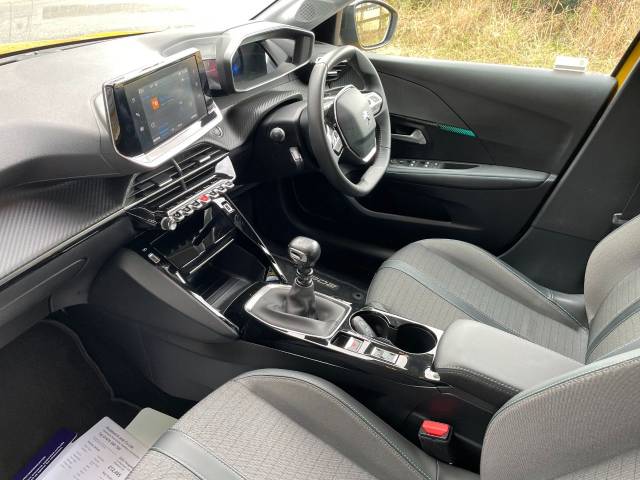 2022 Peugeot 208 1.2 PureTech 100 Allure Premium 5dr