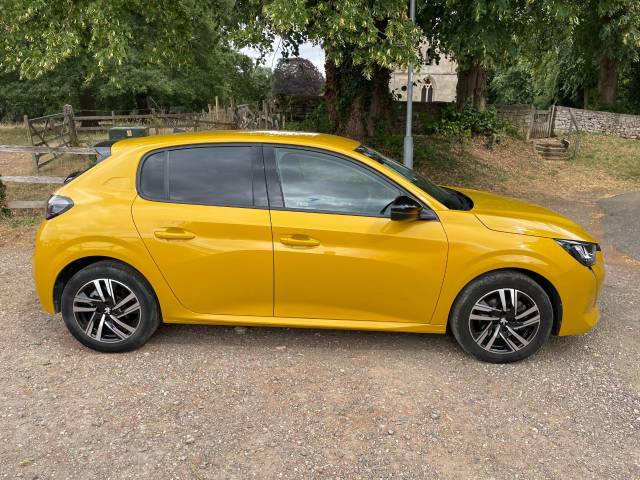 2022 Peugeot 208 1.2 PureTech 100 Allure Premium 5dr