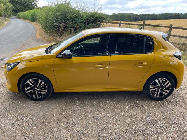 2022 Peugeot 208 1.2 PureTech 100 Allure Premium 5dr