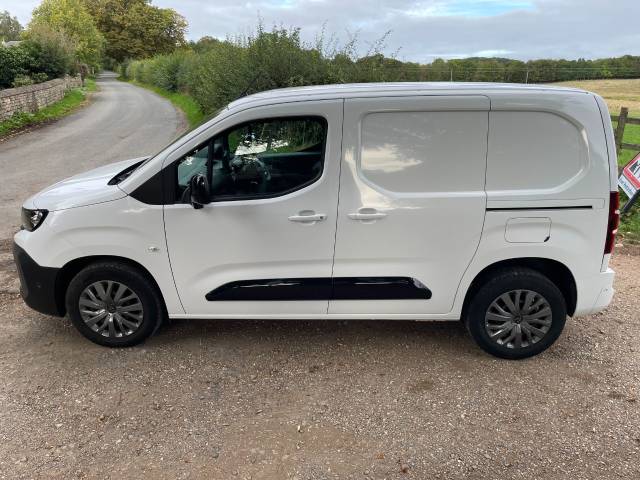 2024 Peugeot Partner 1.5 BlueHDi 100 Asphalt Van